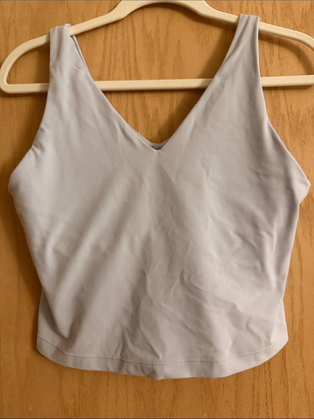 TRANSCEND V-NECK CROP SPORTS BRA D-DD